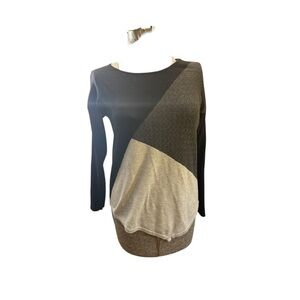 Chelsea & Theodore Black Knit Top with Gray Accent